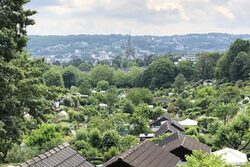 K-Weg mit Blick auf die Friedhofskirche