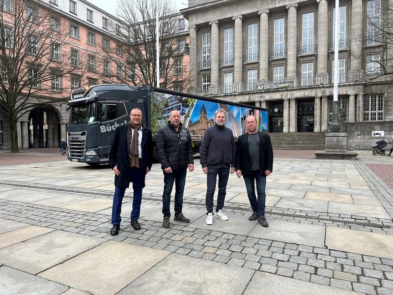 LKW-Auflieger der Fa Bücheler macht Wuppertal-Werbung