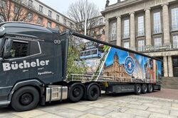 LKW-Auflieger mit Wuppertal-Werbung