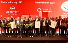 Gruppenfoto der Preisträger des Wuppertaler Wirtschaftspreis 2023