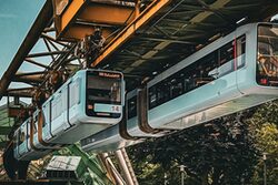 Foto des Monats März03 2025 Slider_Schwebebahnen an der Kluse