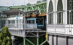 Schwebebahn in der Station Oberbarmen