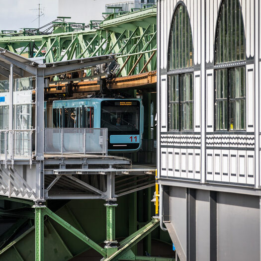 Schwebebahn in der Station Oberbarmen