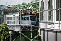 Schwebebahn in der Station Oberbarmen